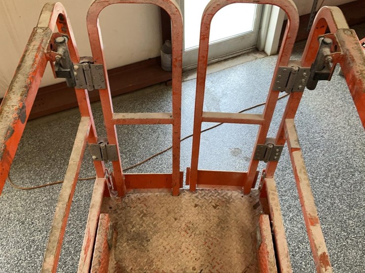 #408-•-2017-snorkel-19'-scissor-lift-image-28