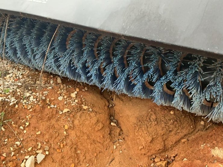 #177-•-2017-quick-attach-84"-angle-broom-image-10