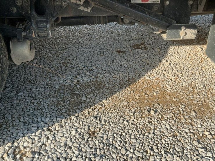 2021-peterbilt-337-image-53