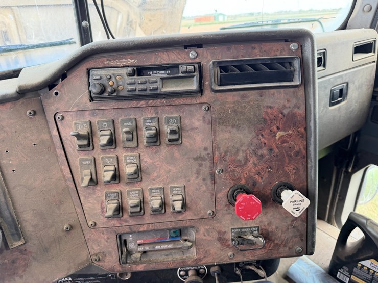 2000-international-9200-image-79