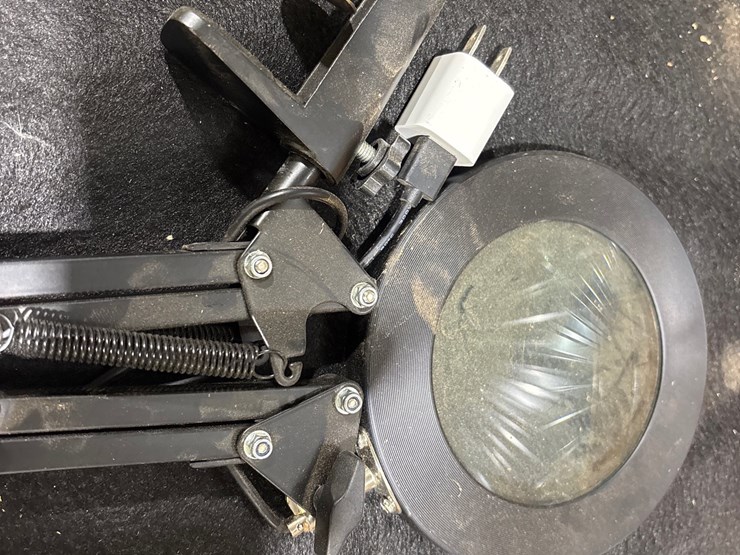 #707-•-adjustable-lamp-image-2