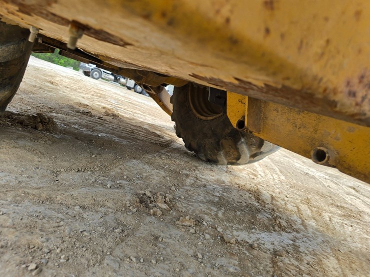 2005-caterpillar-420d-image-61