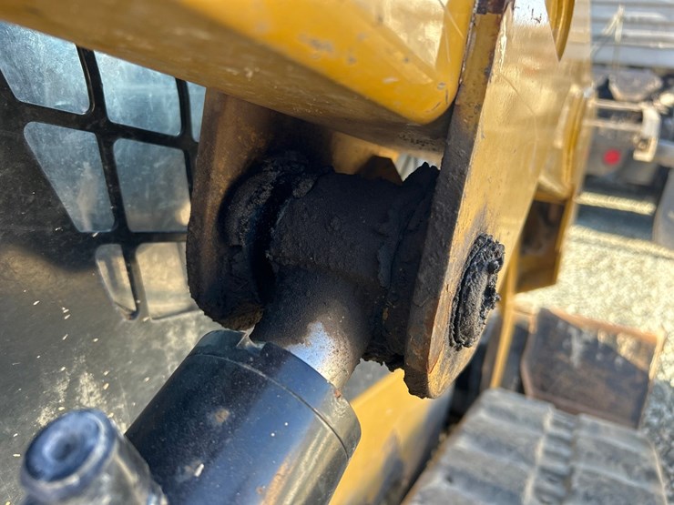 caterpillar-259d-image-21