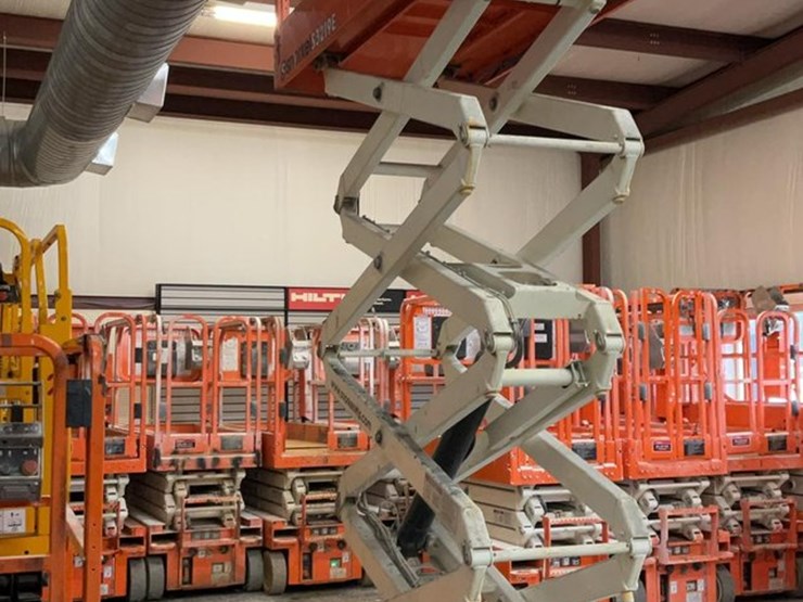 #423-•-2019-snorkel-19'-scissor-lift-image-26