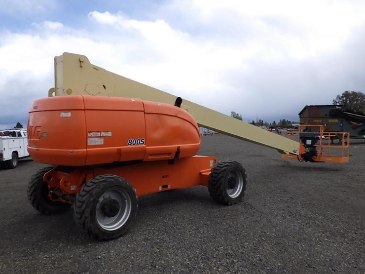 2008-jlg-800s-image-5