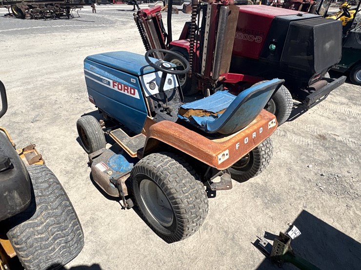 ford-tractor-image-2