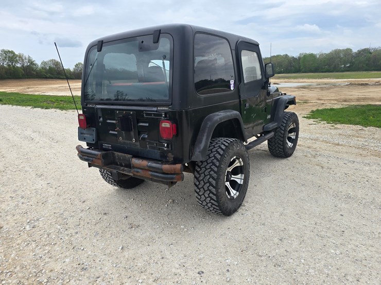 1997-jeep-wrangler-image-11