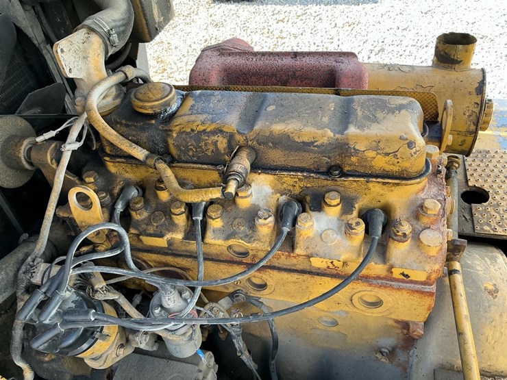 1976-caterpillar-v80c-image-44