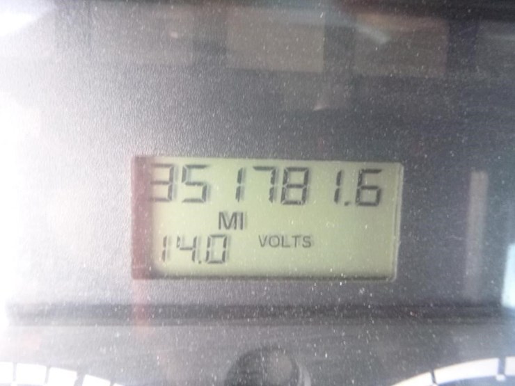 2012-freightliner-m2-s/a-truck-tractor-image-25