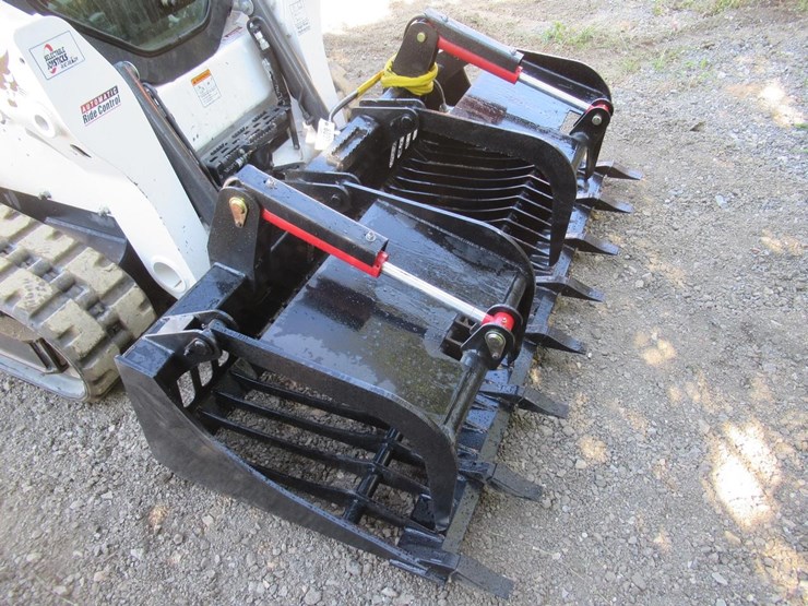 wildcat-80"-heavy-duty-skid-steer-rock-tooth-grapple-image-4