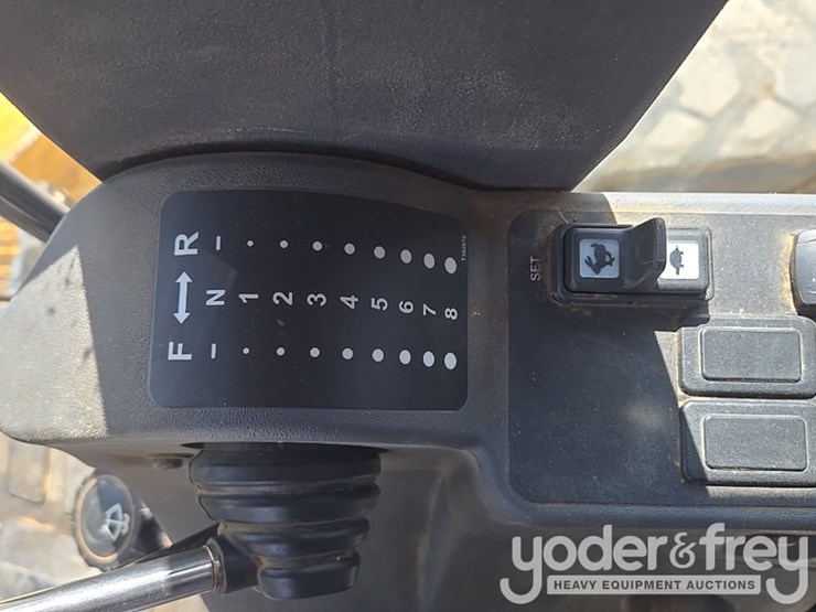 2019-deere-670g-image-116