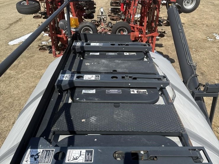 2011-case-ih-3430-image-18