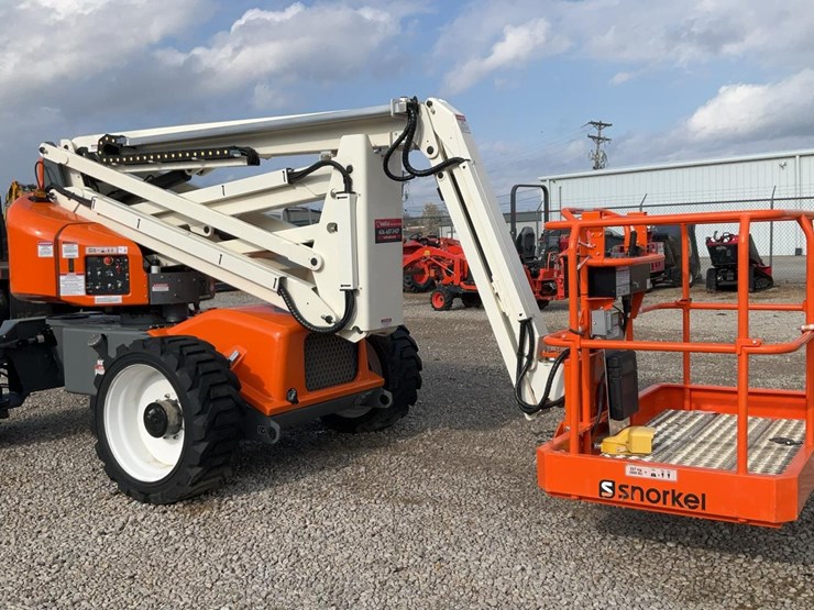 #301-•-2024-snorkel-46'-awd-articulating-boom-lift-#4-image-7
