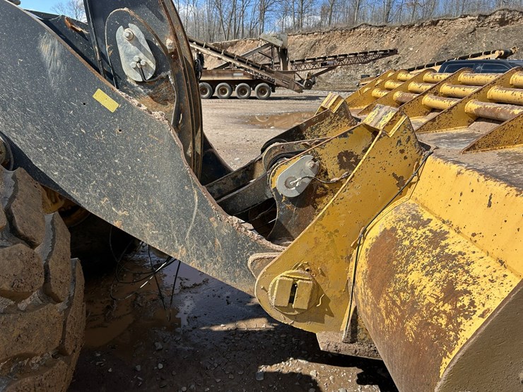 2012-deere-844k-image-12