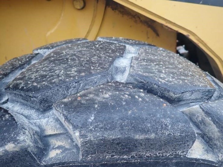 2010-caterpillar-232b-image-52