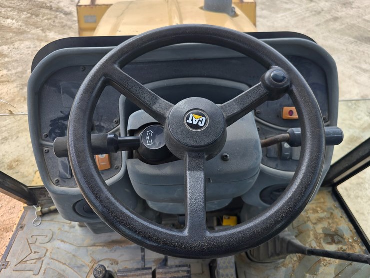 2005-caterpillar-420d-image-82