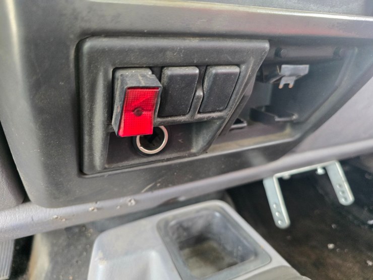 1997-jeep-wrangler-image-38