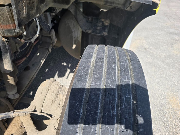 2017-peterbilt-579-image-26