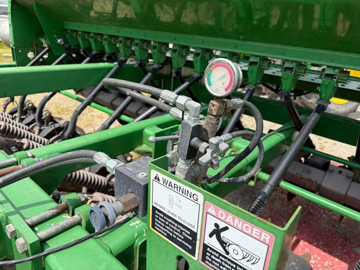 john-deere-1590-image-42