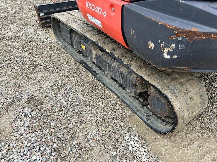 2016-kubota-kx040-4-image-15