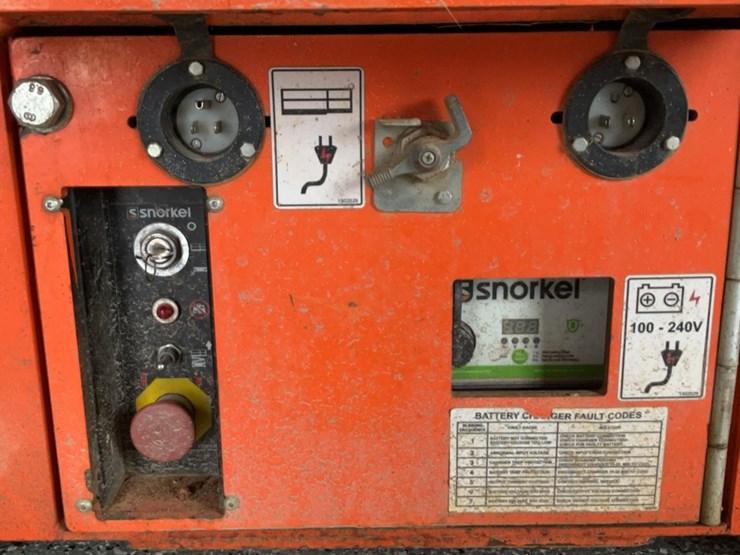 #425-•-2020-snorkel-19'-scissor-lift-image-8