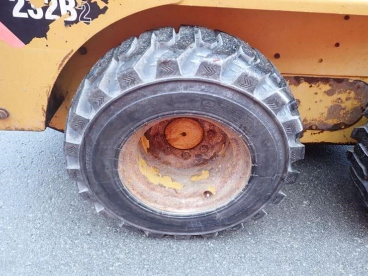 2010-caterpillar-232b-image-43