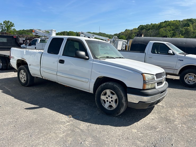 2004-chevrolet-1500-image-1