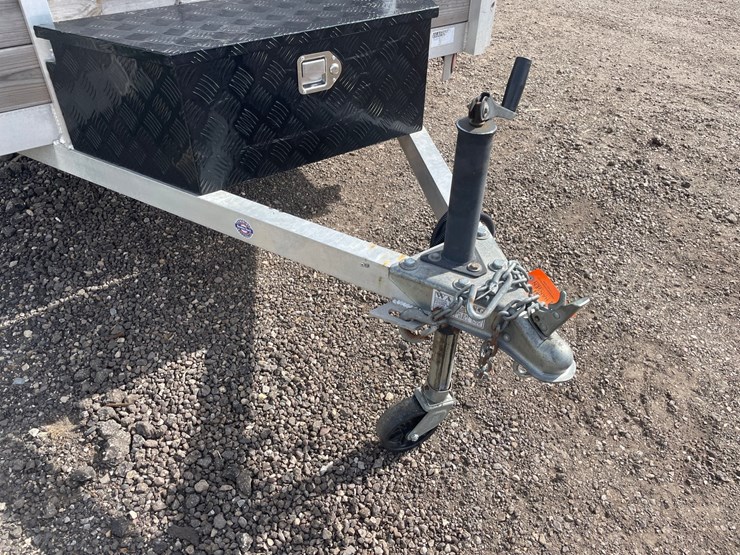 #2850-•-single-axle-aluminum-trailer-(no-title)-image-19