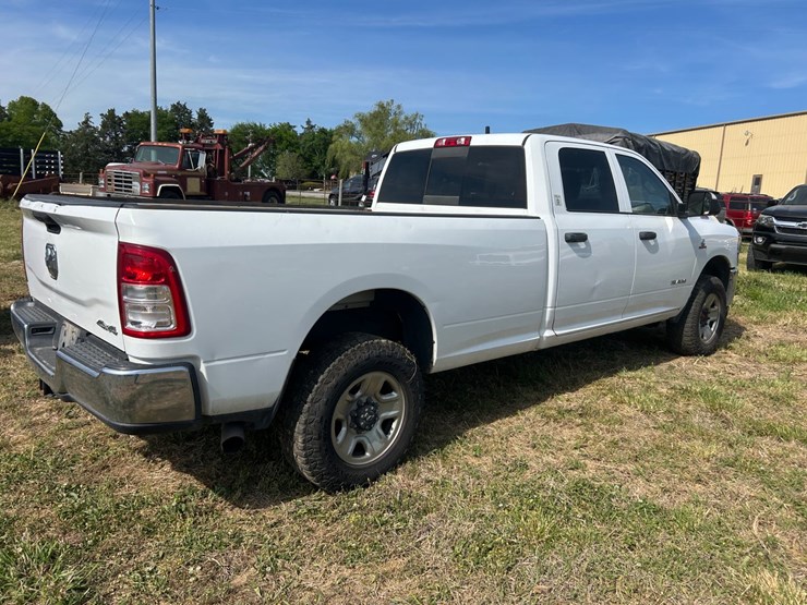 2020-dodge-3500-image-5