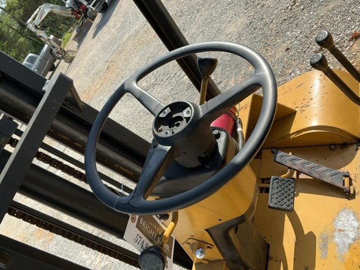 1976-caterpillar-v80c-image-17