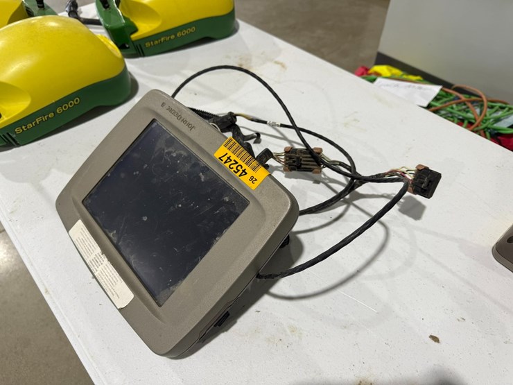 #45247-•-john-deere-pf81885-display-image-1