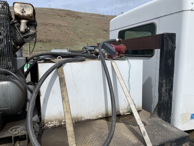 2004-kenworth-t300-image-13