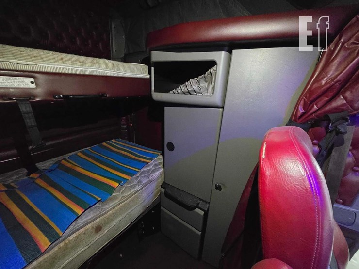 2009-kenworth-t660-image-19