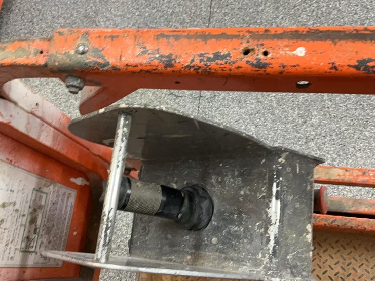 #423-•-2019-snorkel-19'-scissor-lift-image-20