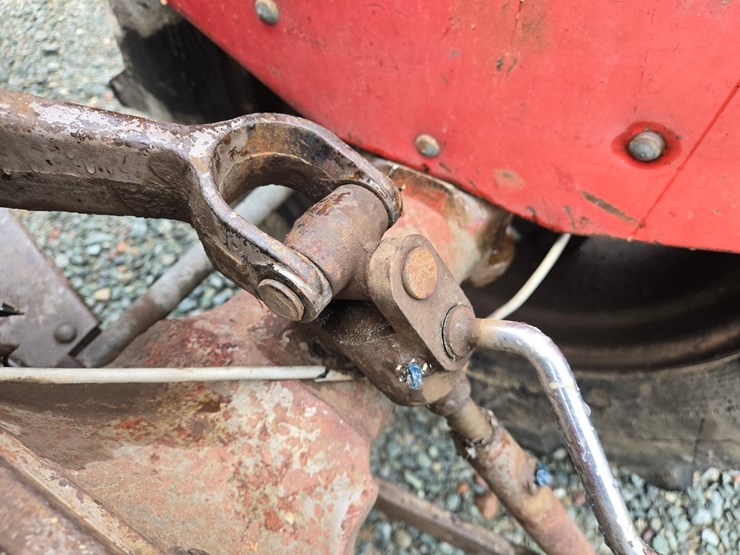 massey-ferguson-35-image-35