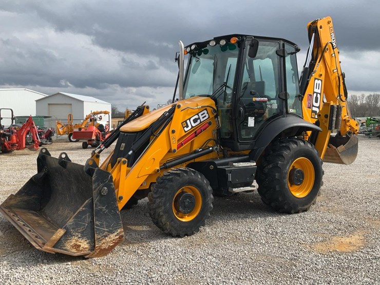 2023-jcb-3cx-image-2