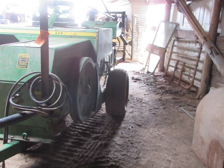 john-deere-336-image-2