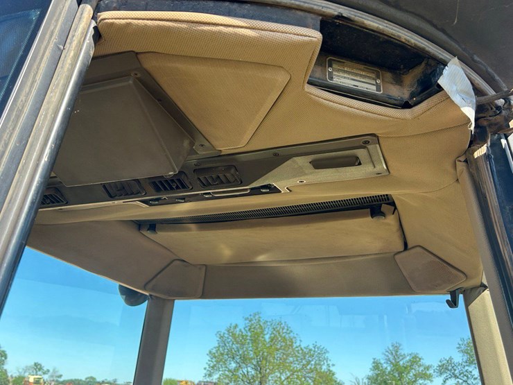 1989-john-deere-4755-image-25