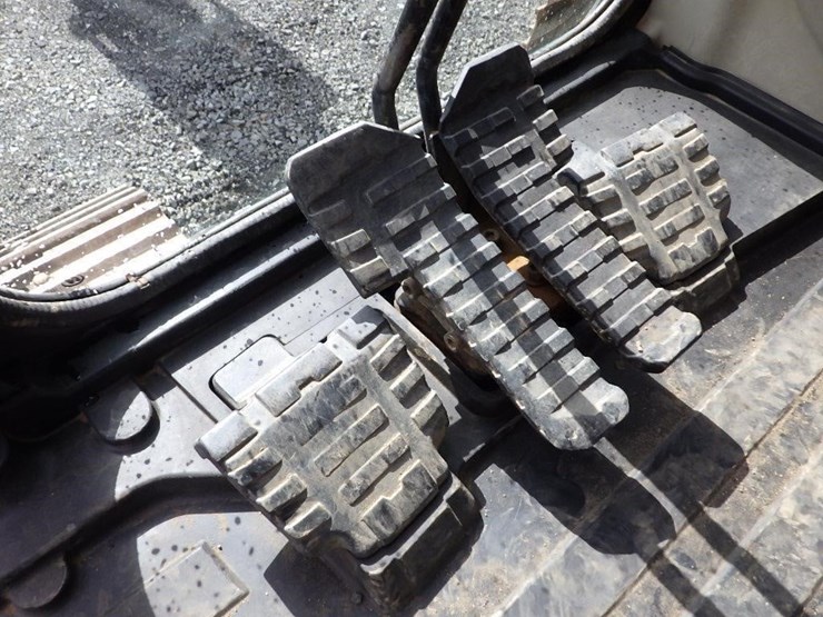 2014-case-cx145c-image-35