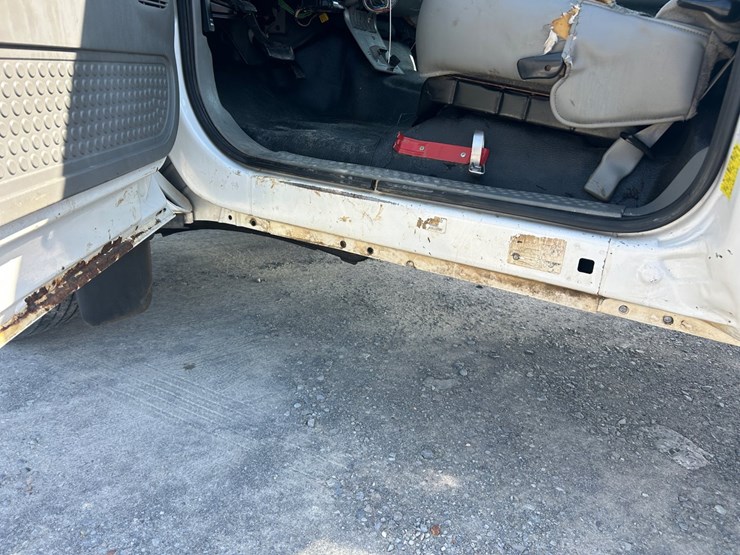 2005-ford-f550-image-11