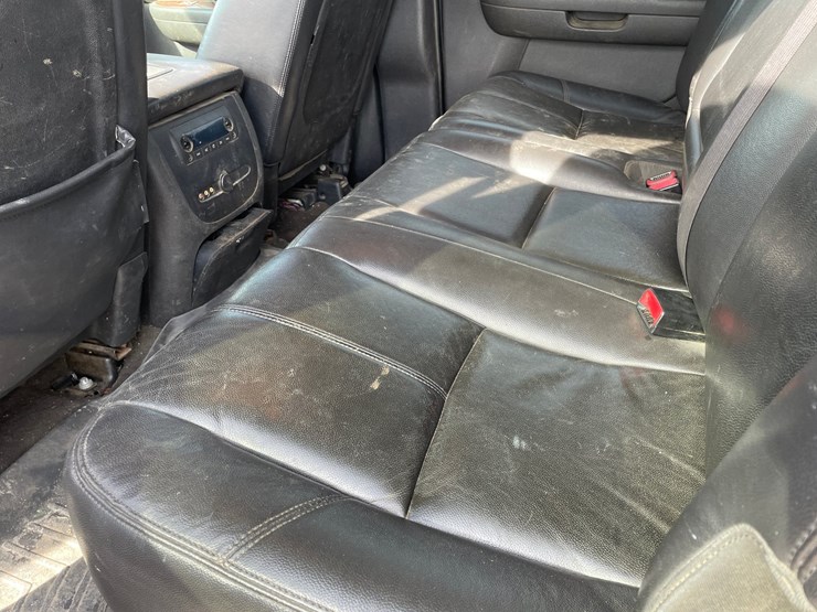 2008-gmc-3500hd-image-32