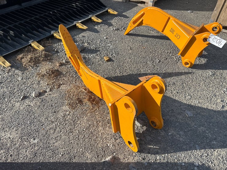 caterpillar-307-image-3