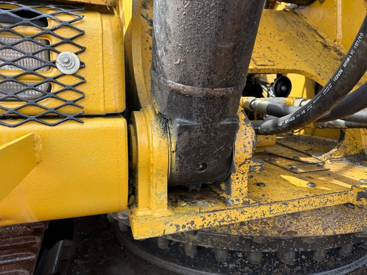 caterpillar-330d-image-28