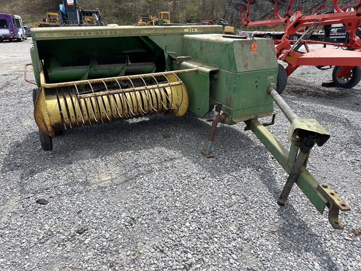 john-deere-336-image-1
