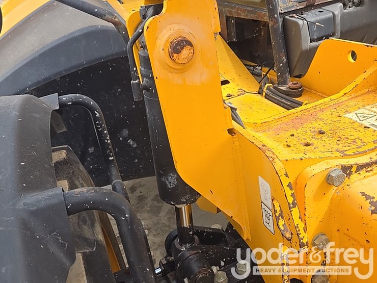 2017-jcb-510-56-image-31