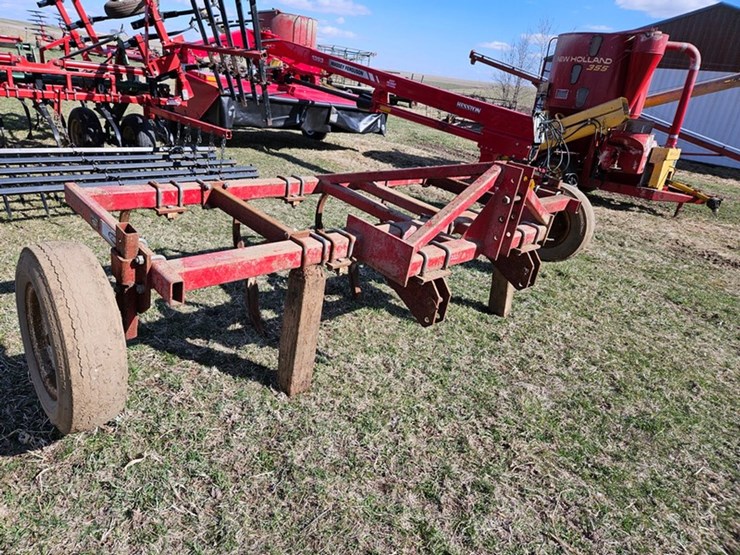 #529-•-schultz-7-shank-3pt-chisel-plow-image-7