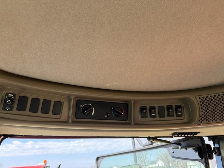 2015-case-ih-wd2504-image-31