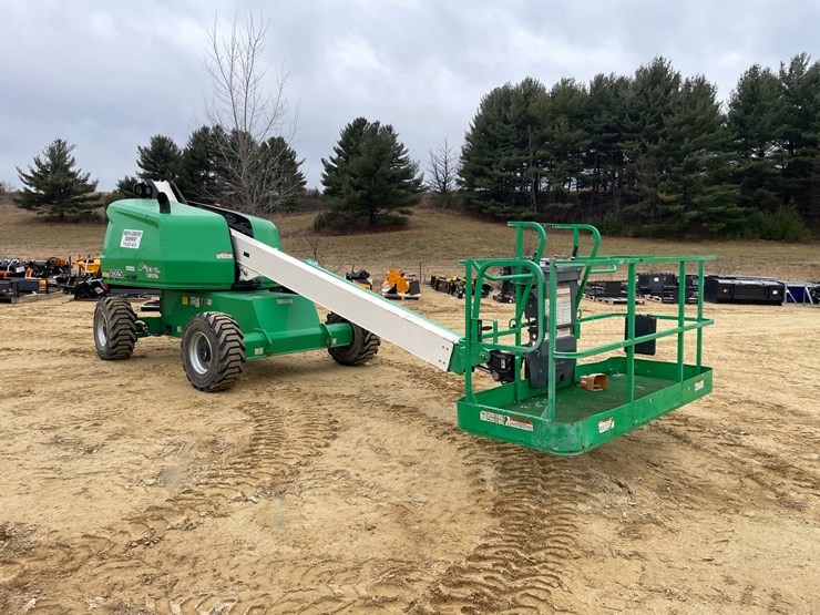 2016-jlg-400s-image-3