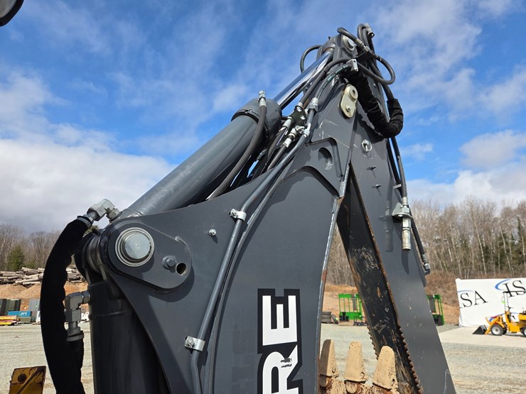 2019-deere-310-image-41