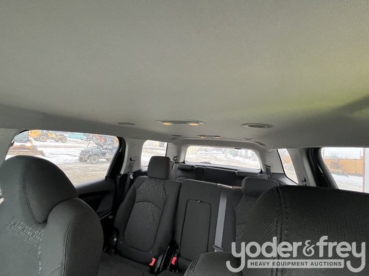 2012-gmc-acadia-image-24